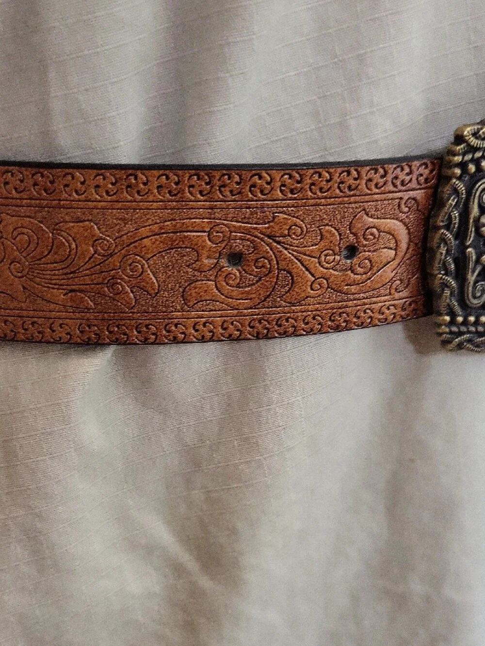 Tan Bonded Leather Belt with Ornate Silver-Tone Longhorn Buckle, Sz 34
